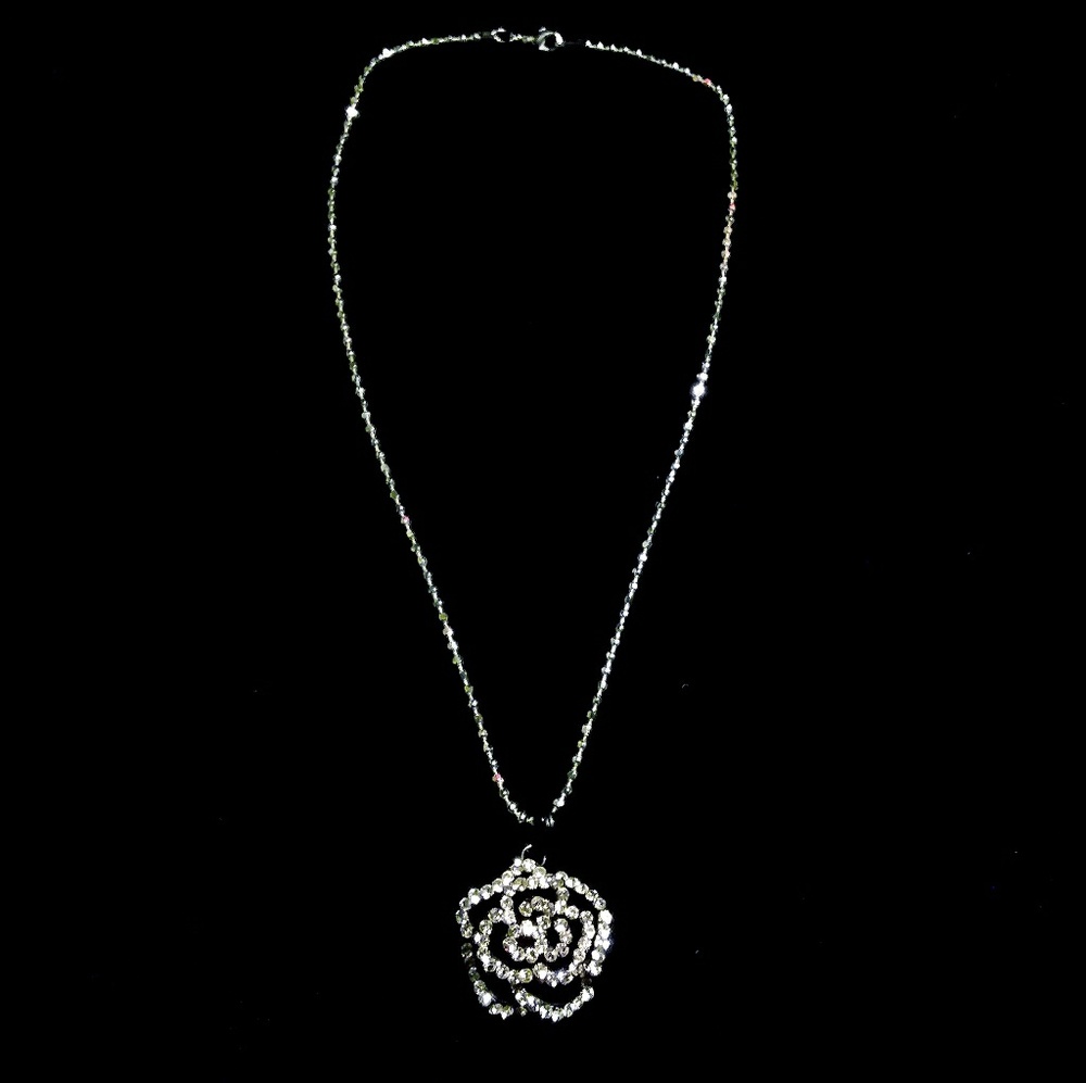 Crystal Flower Necklace❤